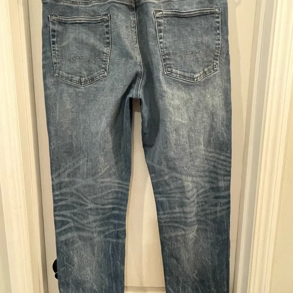American Eagle Men’s jeans